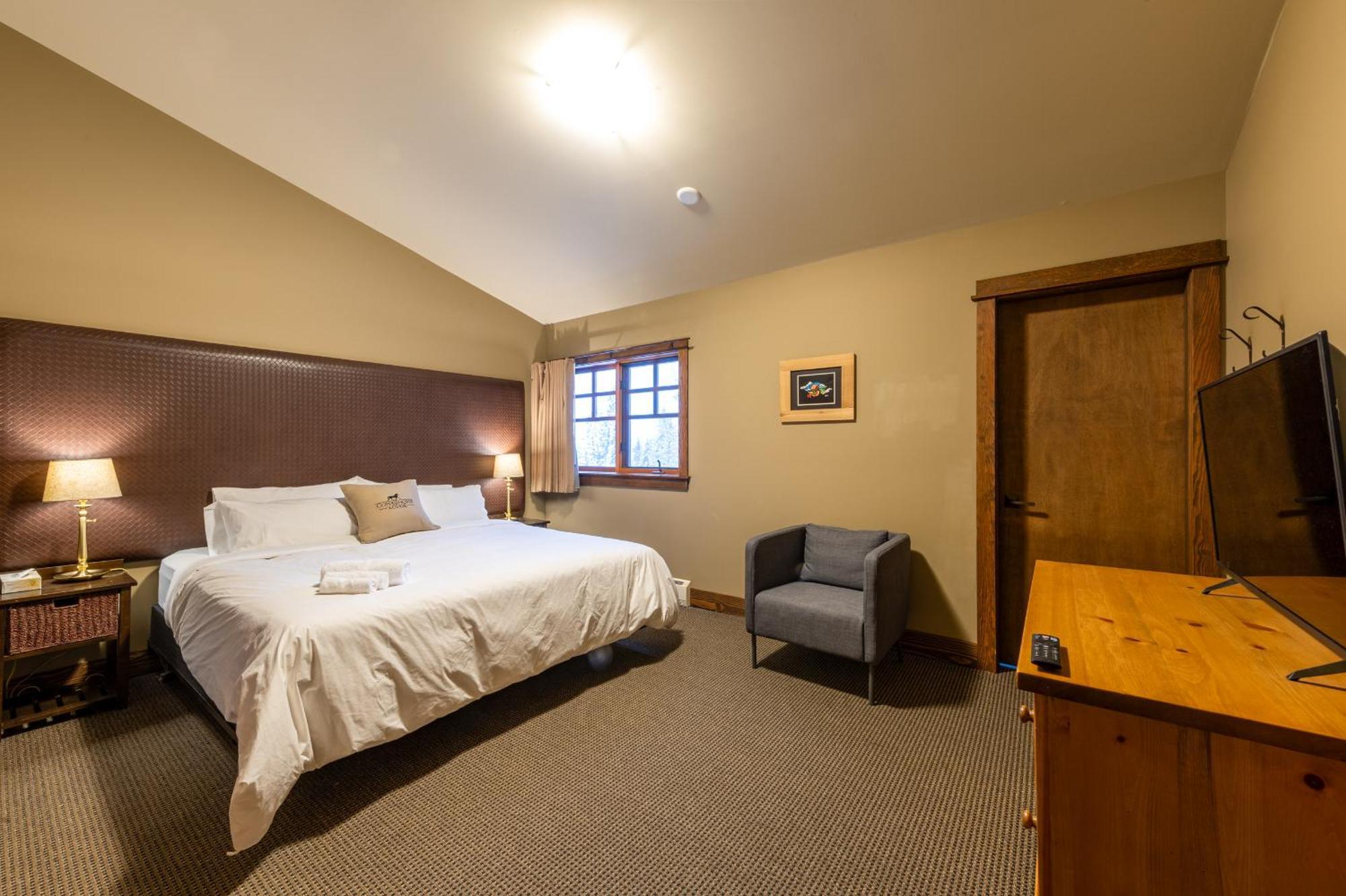 Copper Horse Lodge Golden Dış mekan fotoğraf